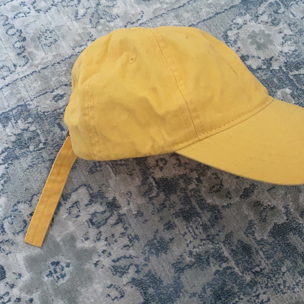 Yellow cap 🧢 - Picture 2 of 5